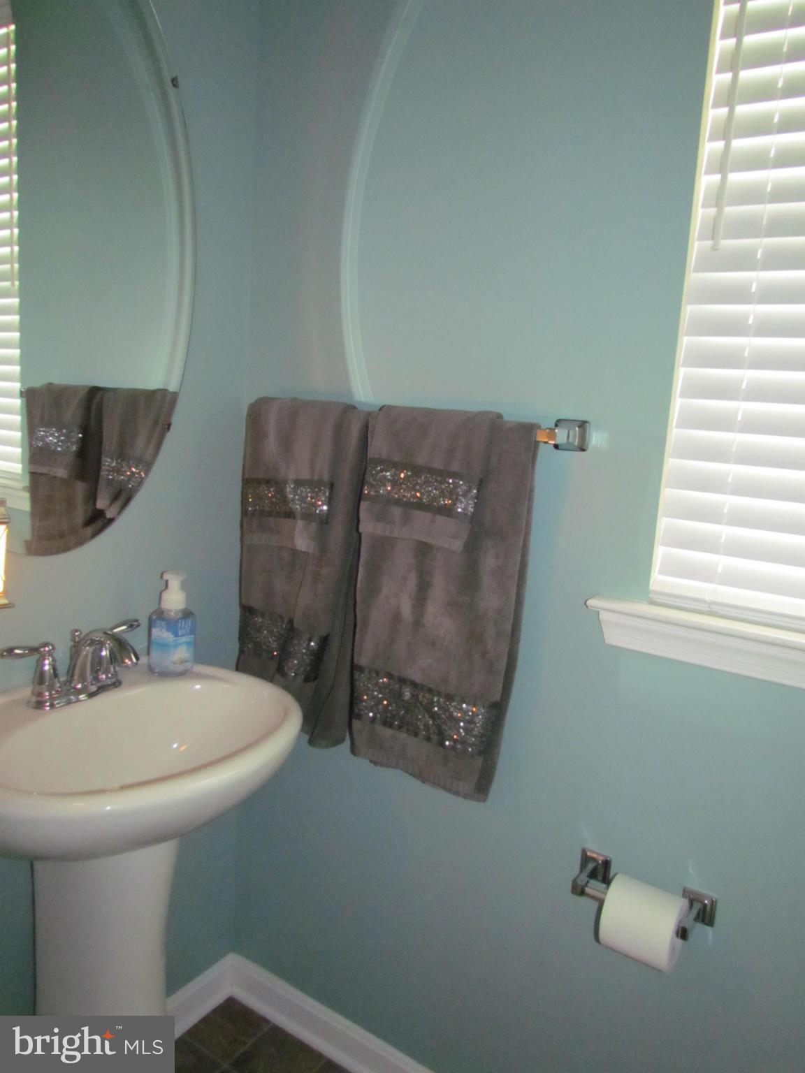 ELIZABETH HILLS PHASE 1 - Residential Lease