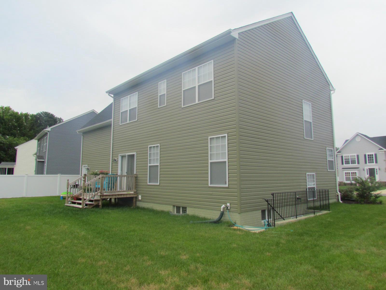 ELIZABETH HILLS PHASE 1 - Residential Lease