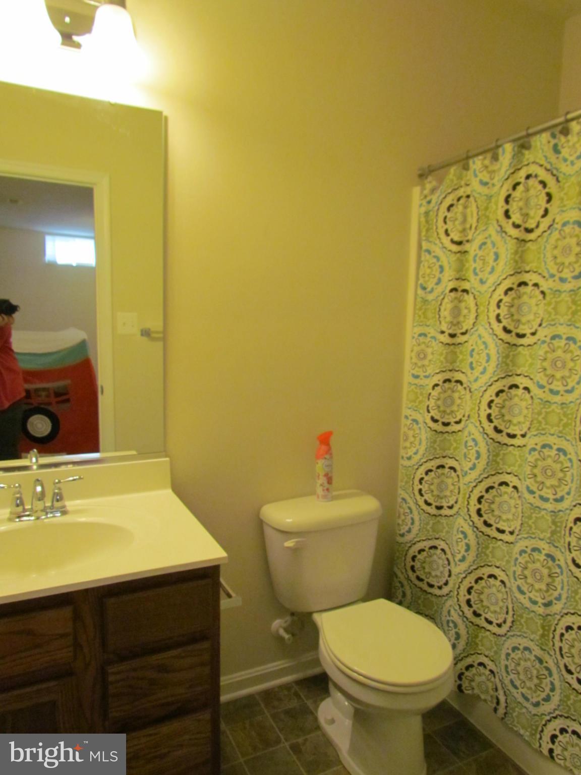 ELIZABETH HILLS PHASE 1 - Residential Lease