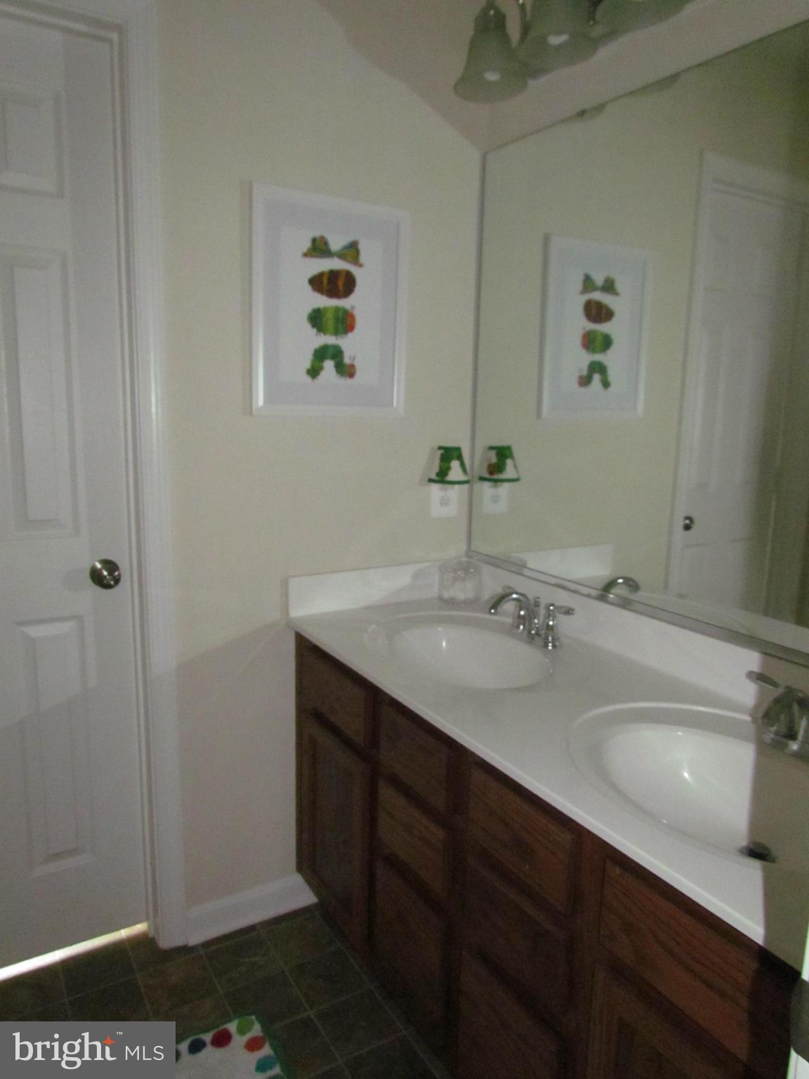 ELIZABETH HILLS PHASE 1 - Residential Lease