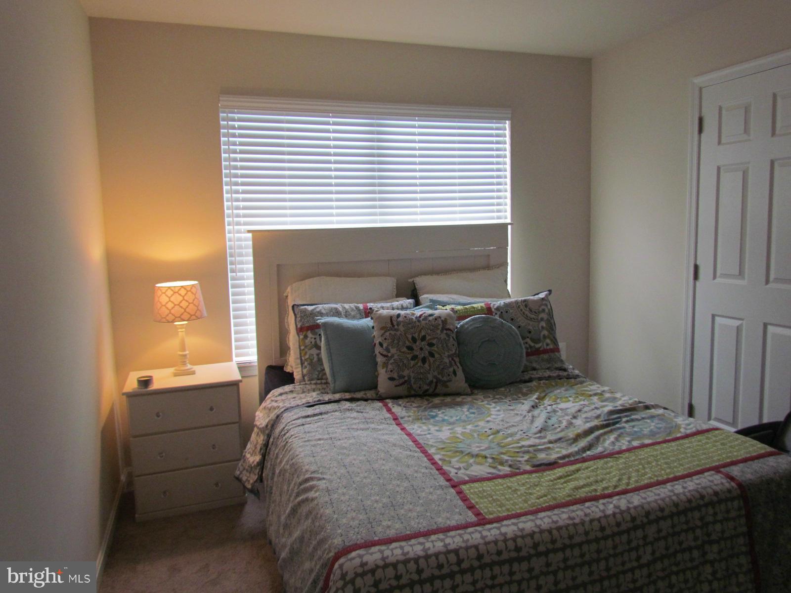 ELIZABETH HILLS PHASE 1 - Residential Lease