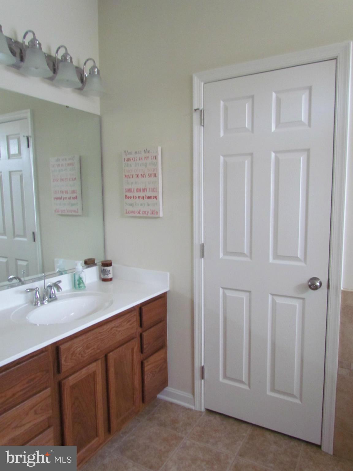 ELIZABETH HILLS PHASE 1 - Residential Lease