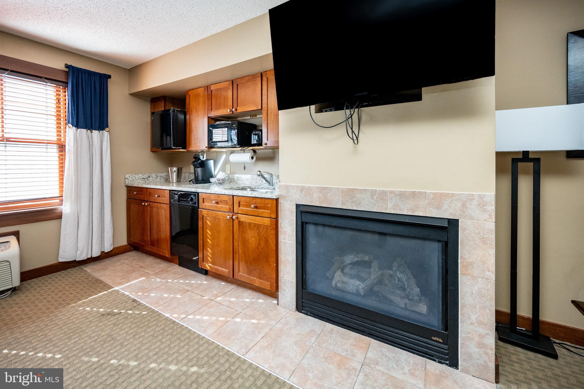 SILVER TREE SUITES - Residential