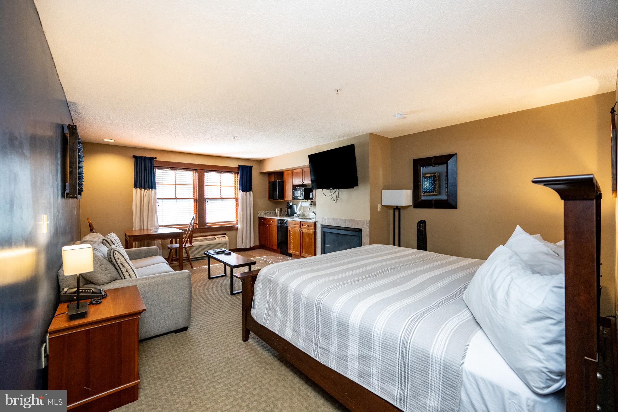 SILVER TREE SUITES - Residential