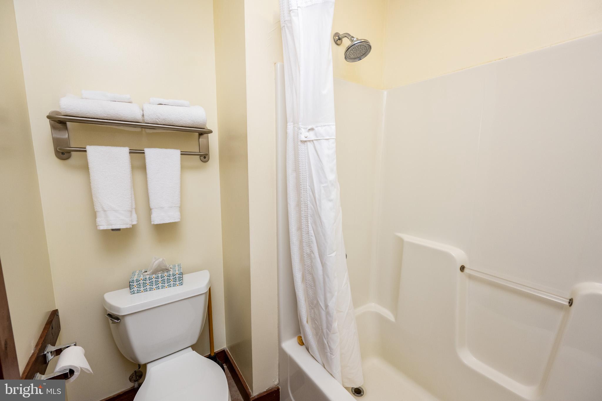 SILVER TREE SUITES - Residential