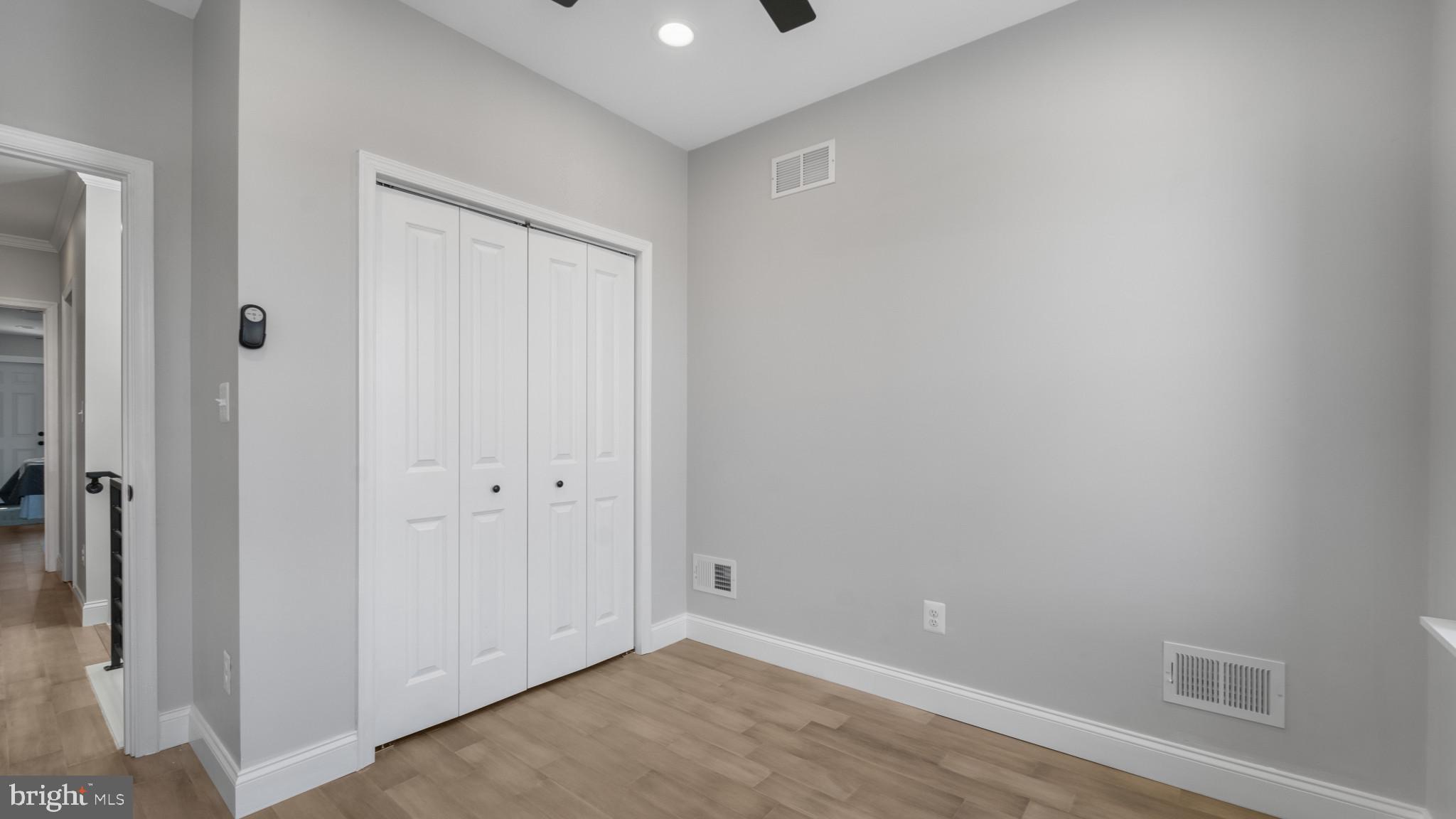 LOCUST POINT - Residential