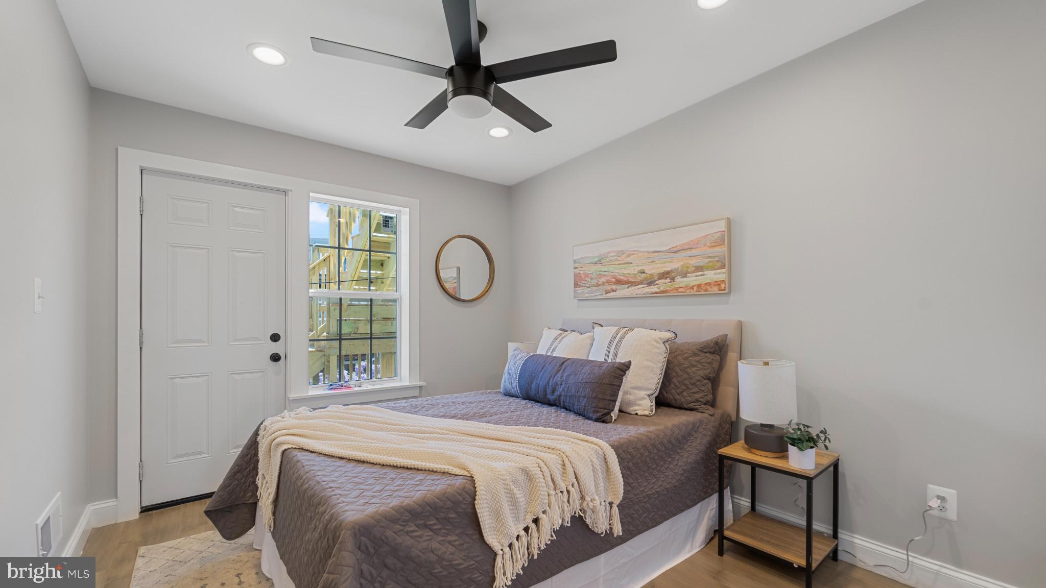 LOCUST POINT - Residential