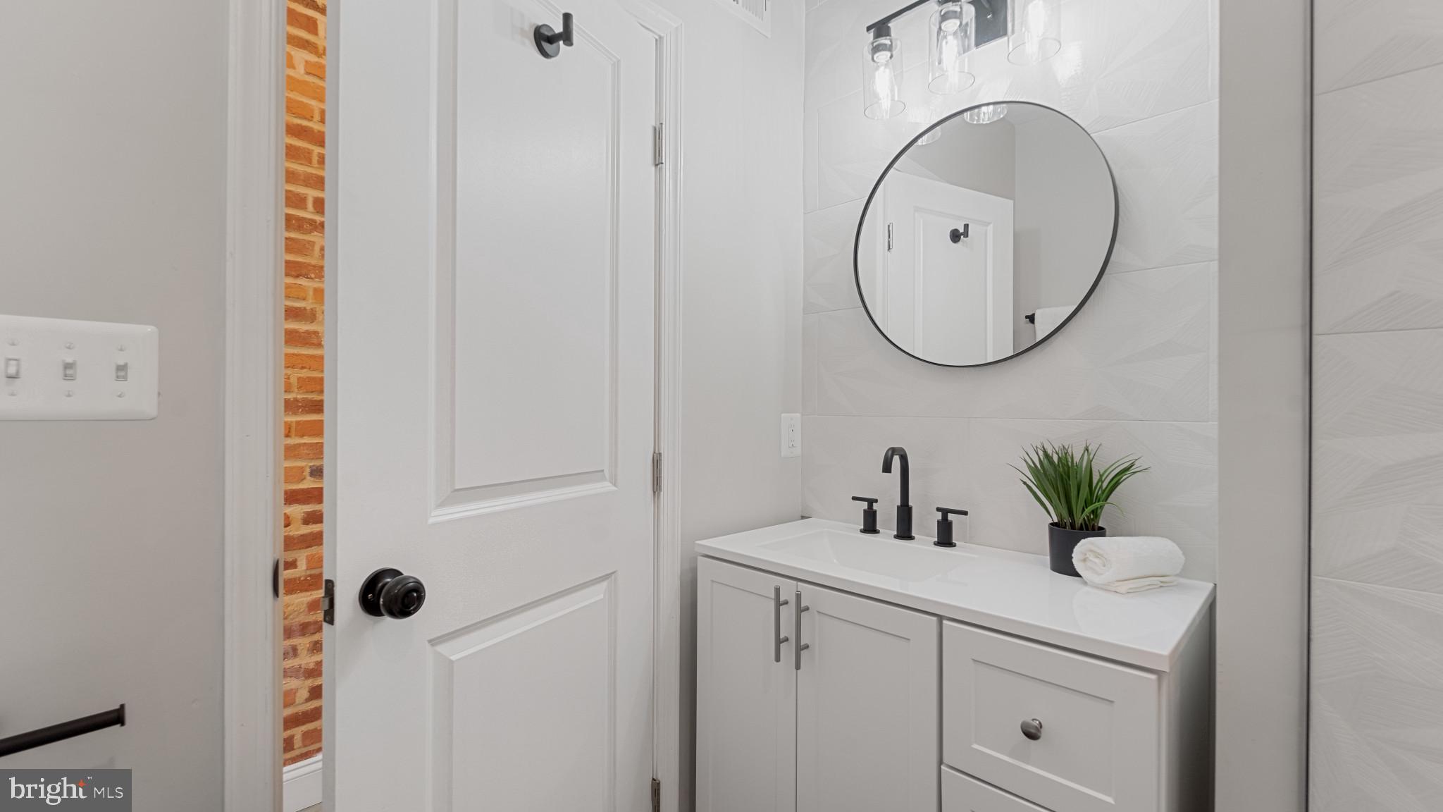 LOCUST POINT - Residential