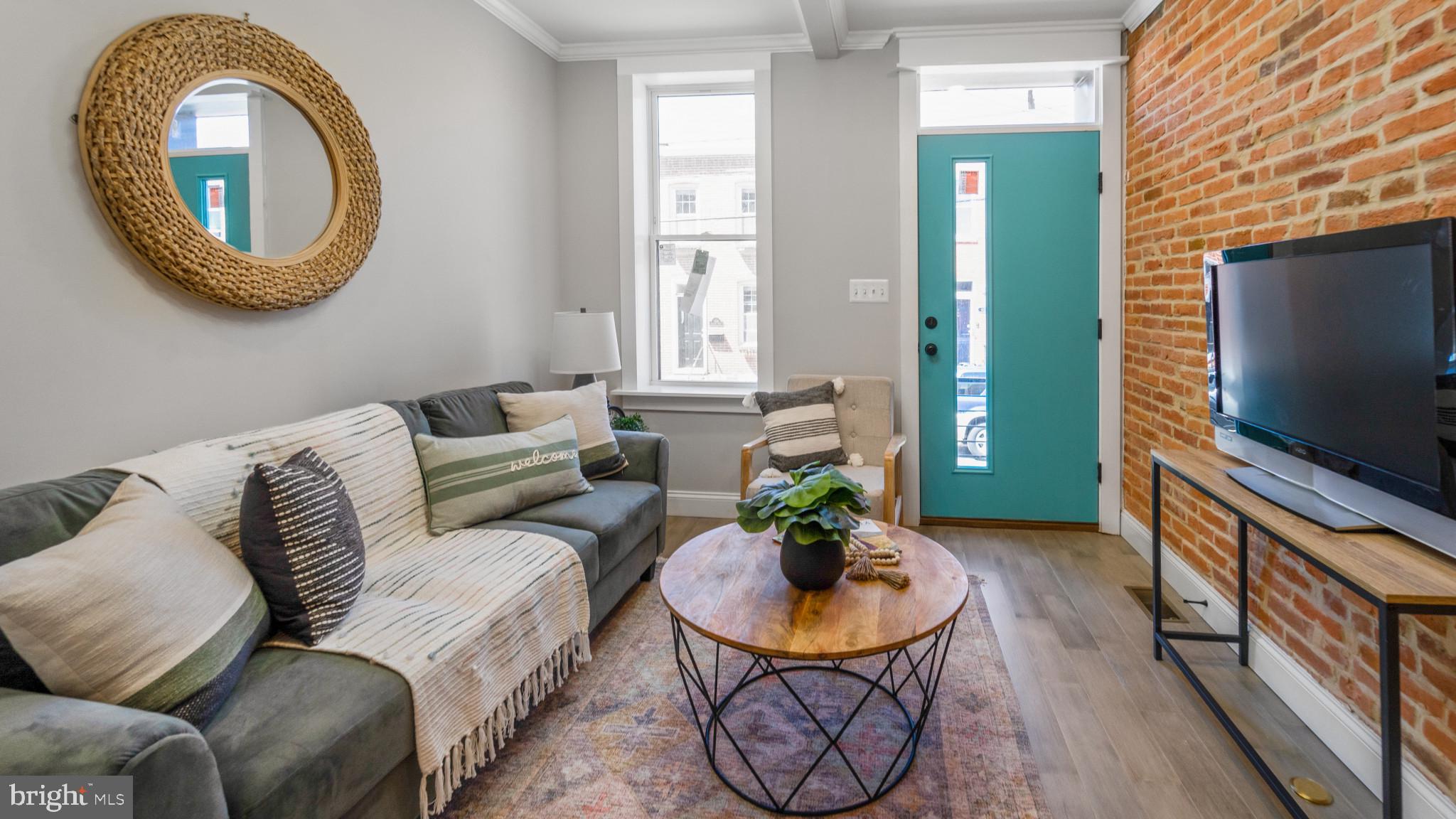 LOCUST POINT - Residential