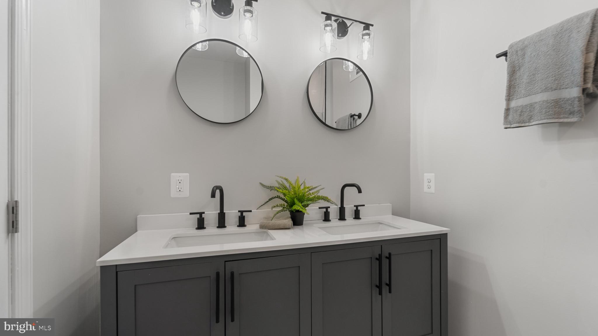 LOCUST POINT - Residential