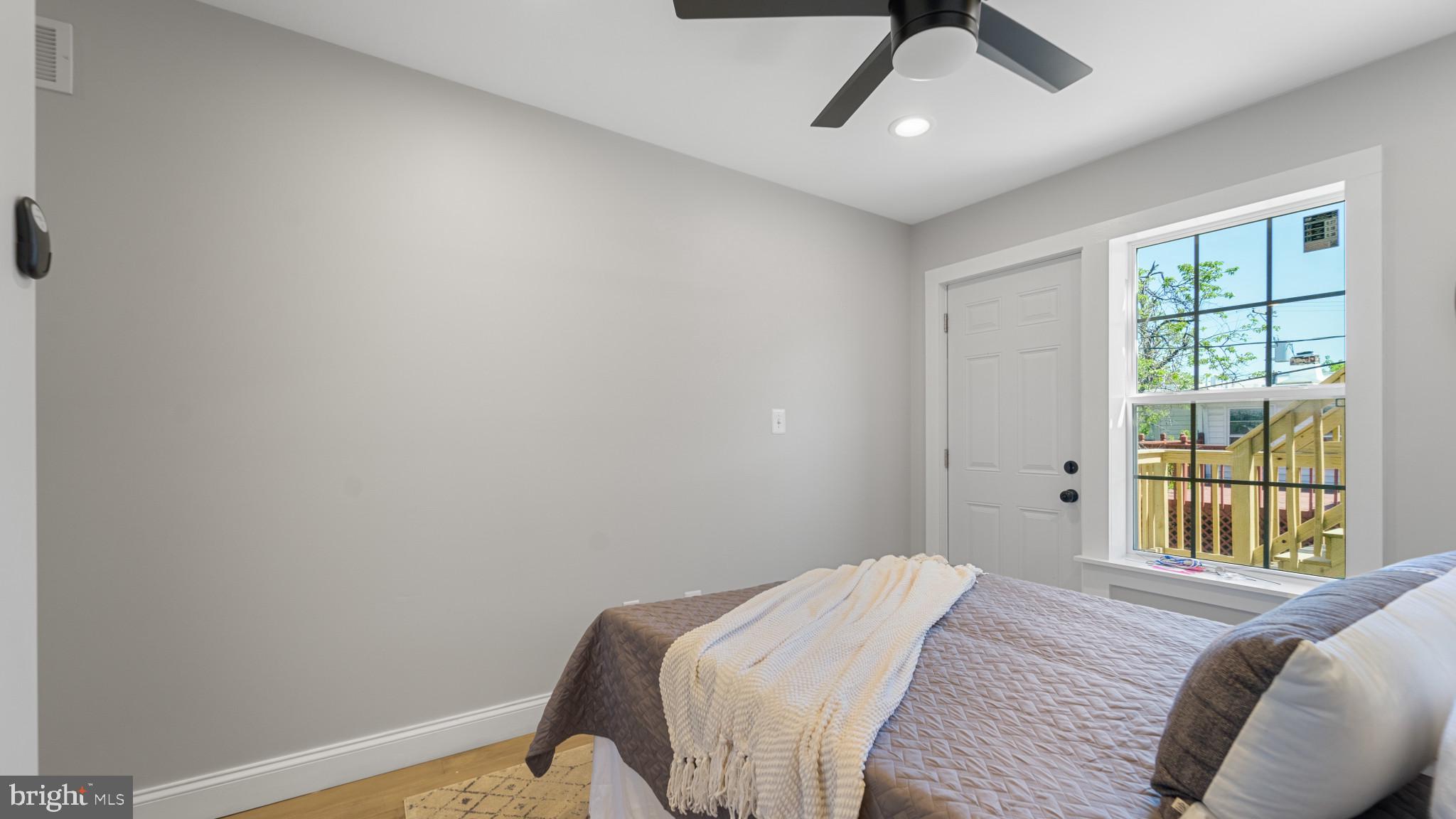 LOCUST POINT - Residential