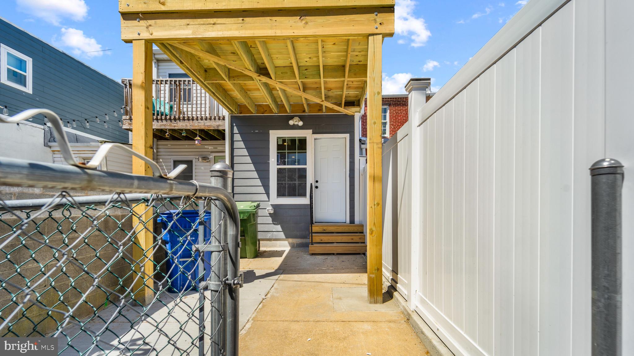 LOCUST POINT - Residential