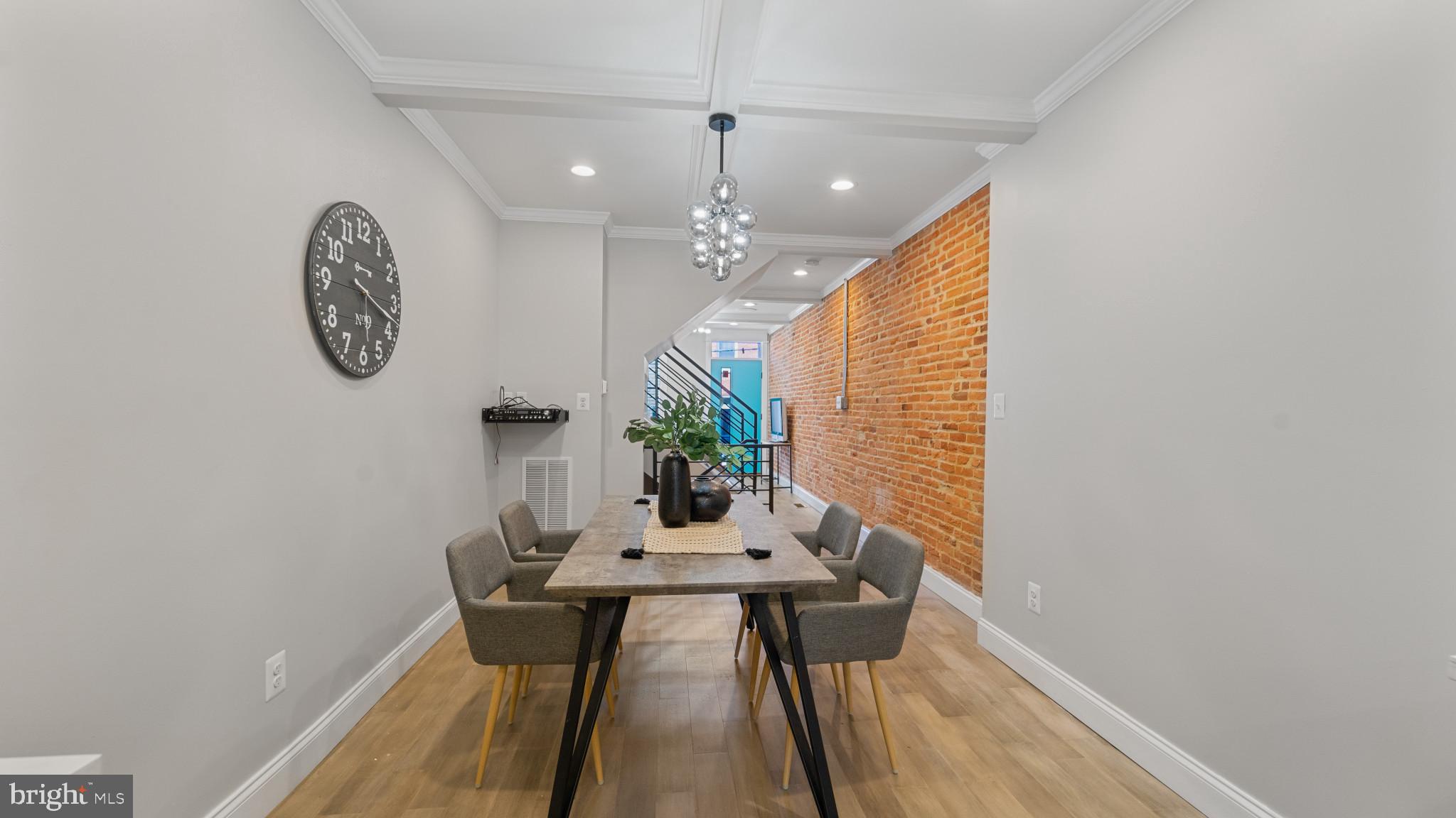 LOCUST POINT - Residential