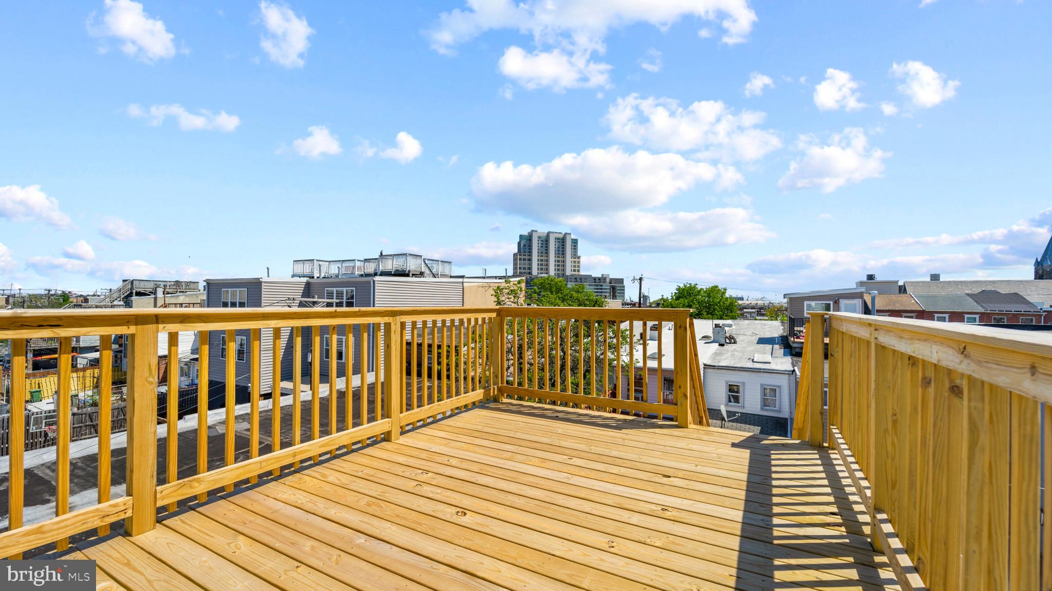 LOCUST POINT - Residential