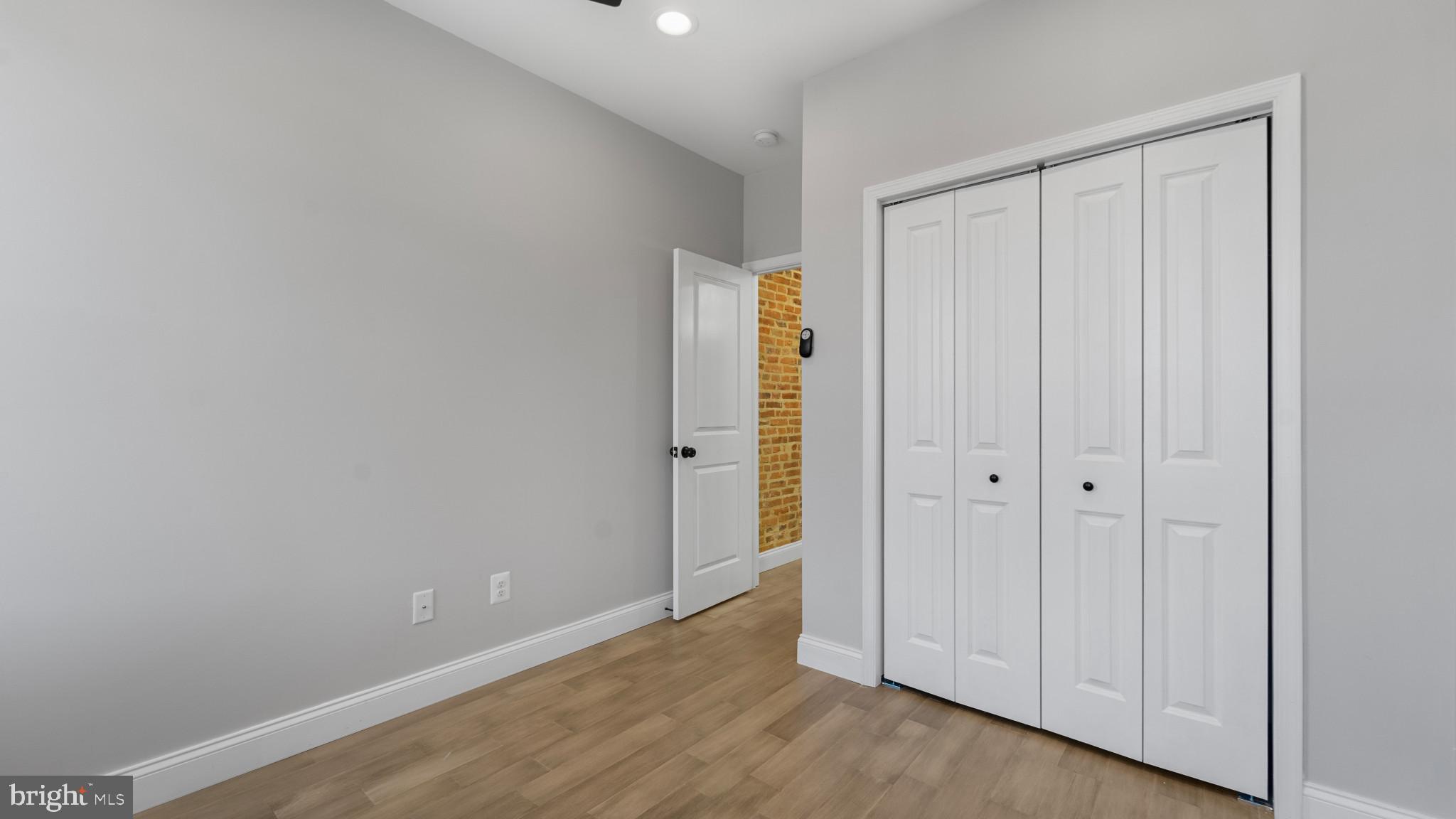 LOCUST POINT - Residential