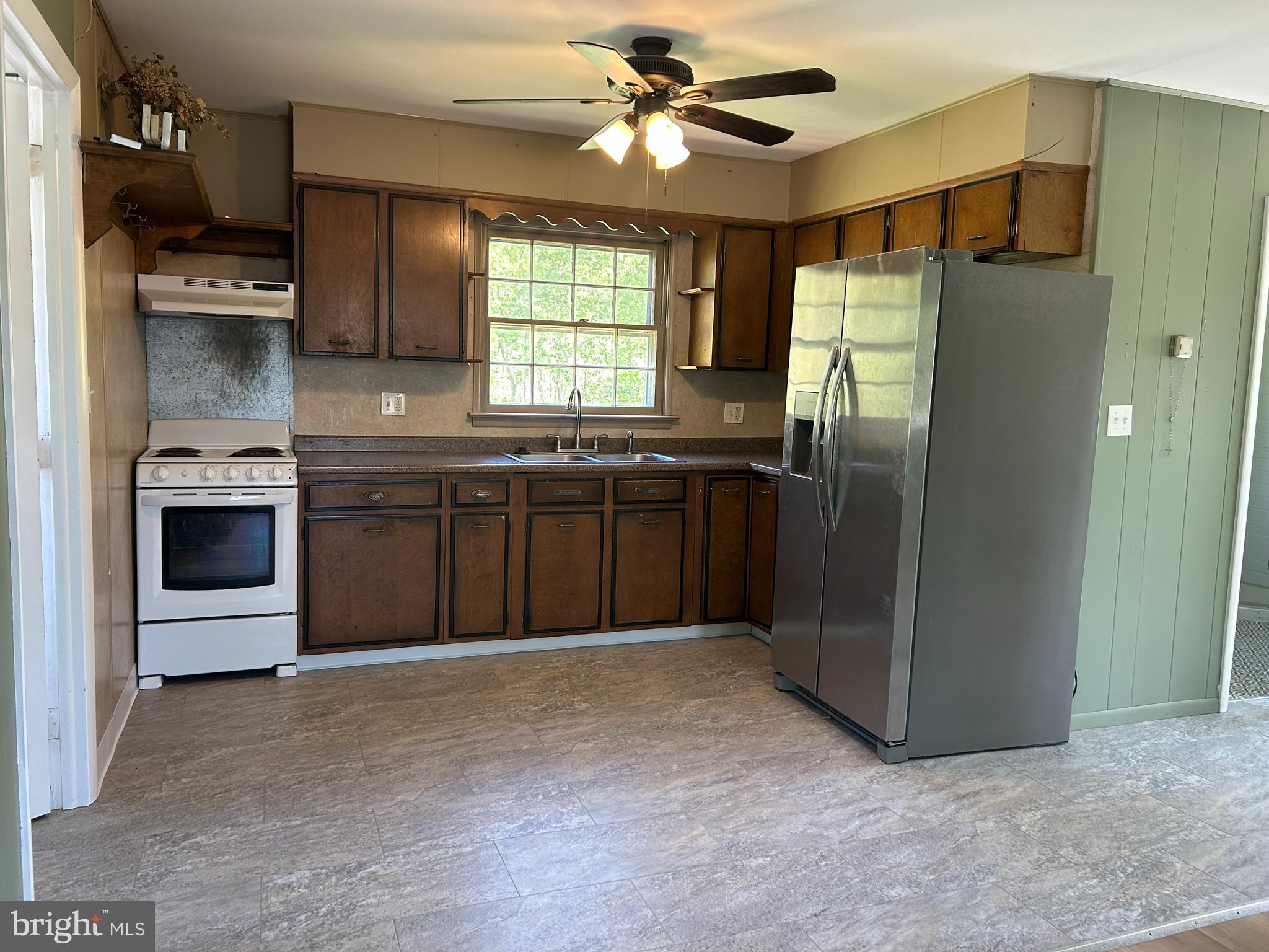 000 - Residential Lease