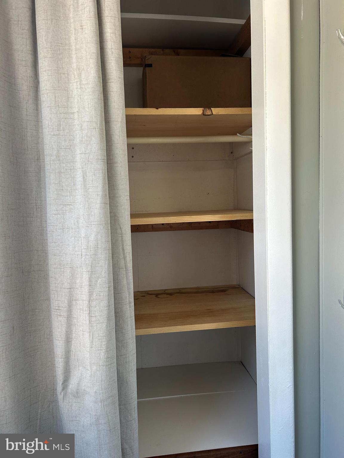 000 - Residential Lease