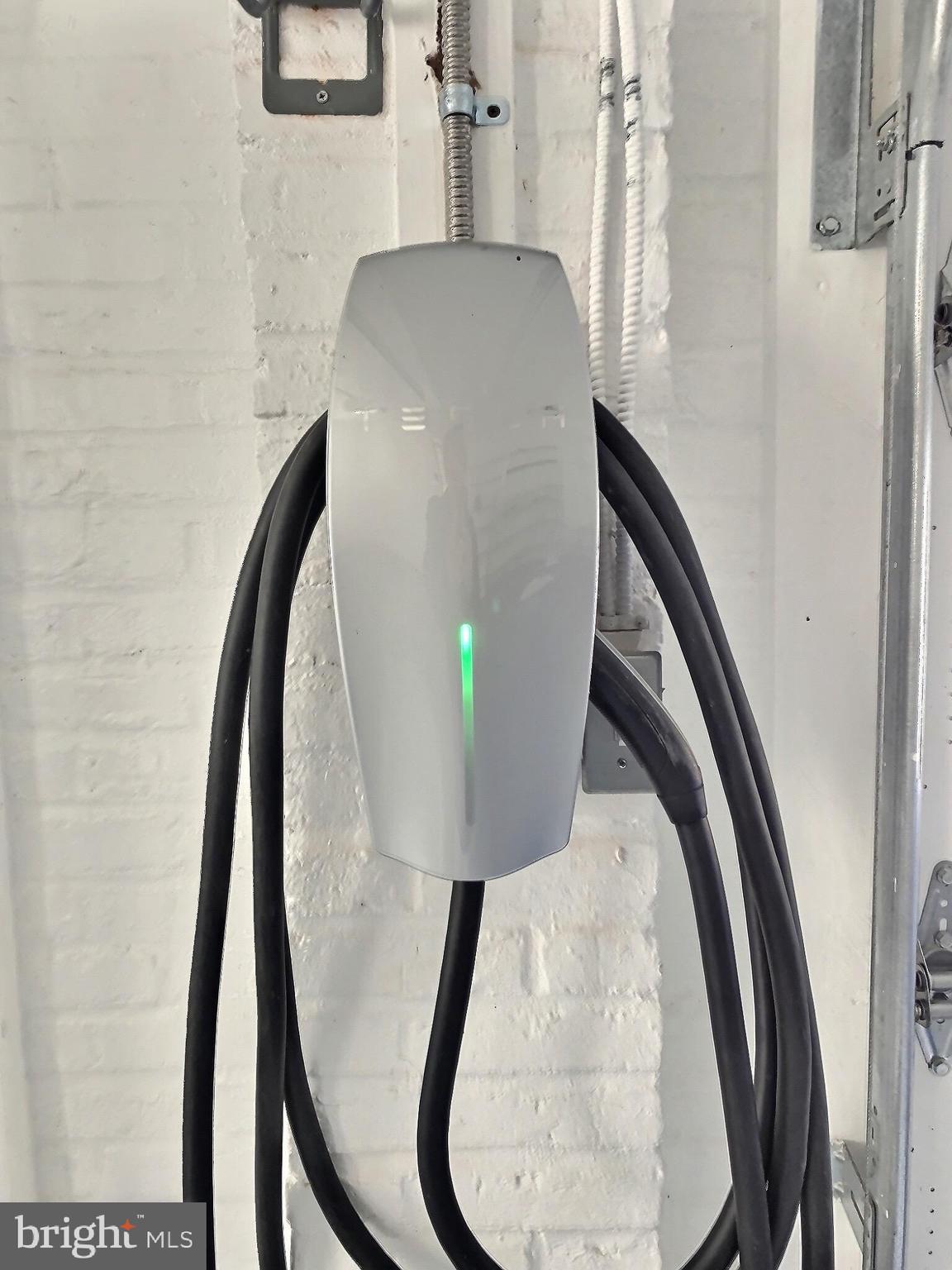 POTOMAC OUTSIDE - Residential