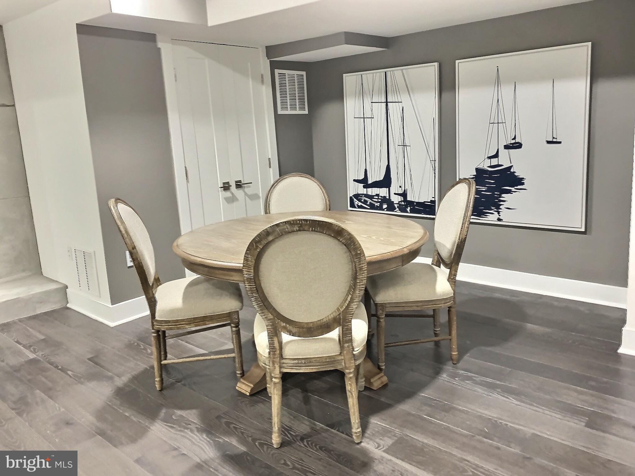 POTOMAC OUTSIDE - Residential