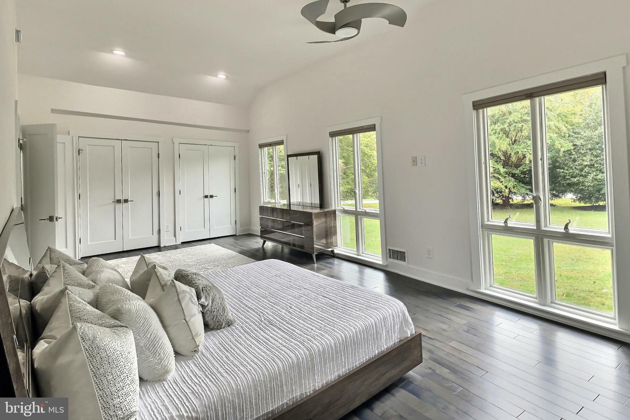 POTOMAC OUTSIDE - Residential