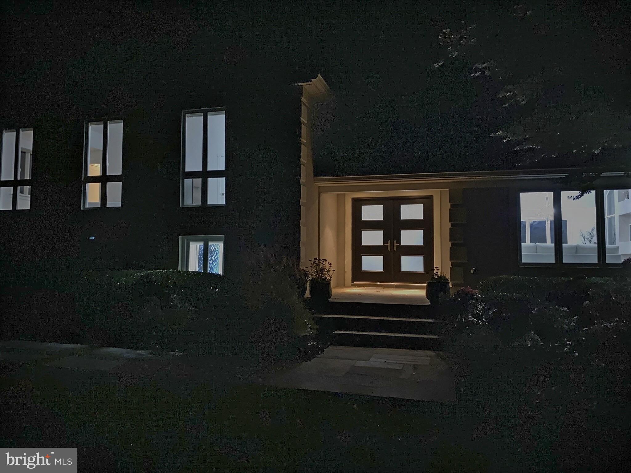 POTOMAC OUTSIDE - Residential