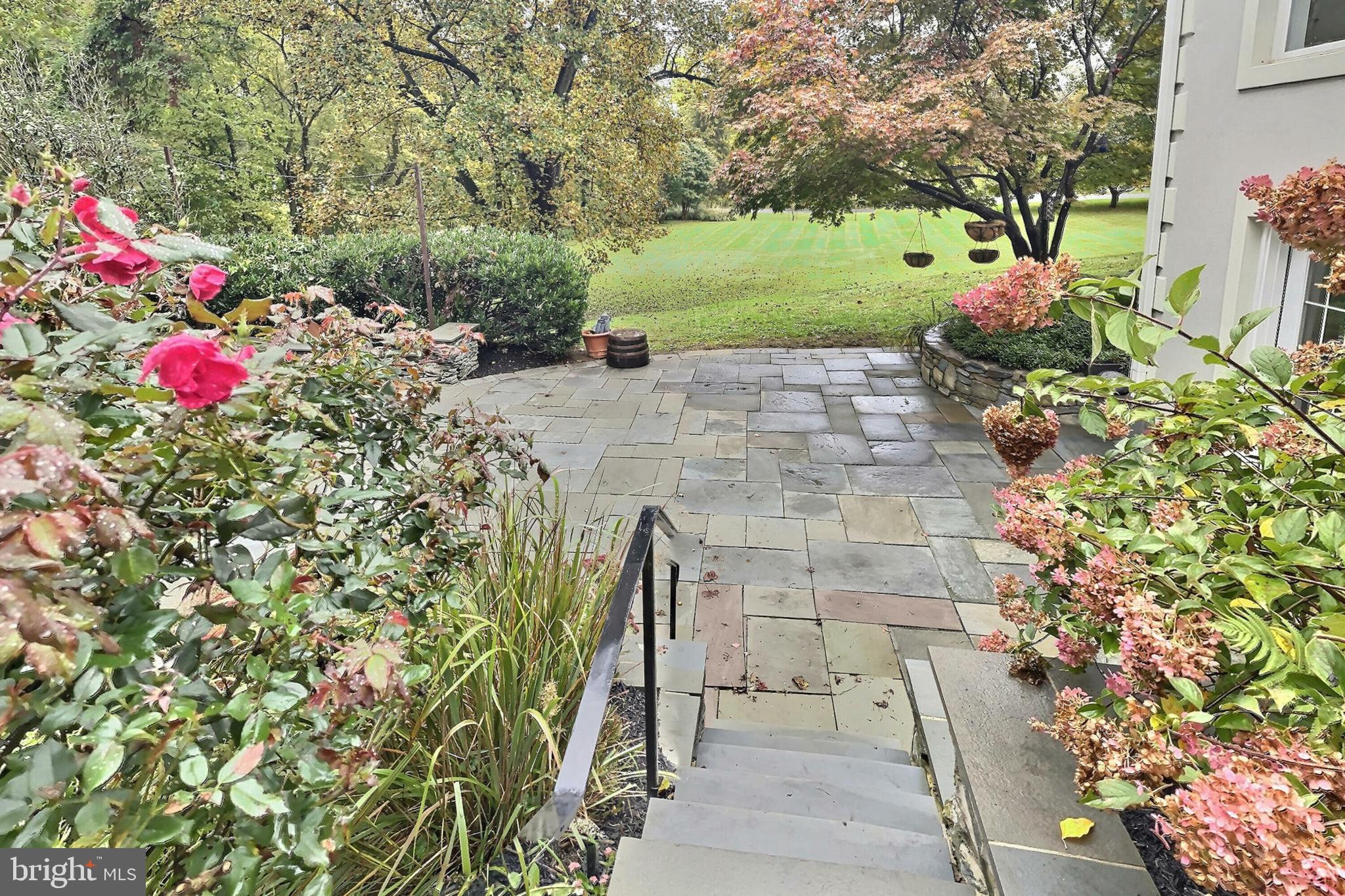 POTOMAC OUTSIDE - Residential