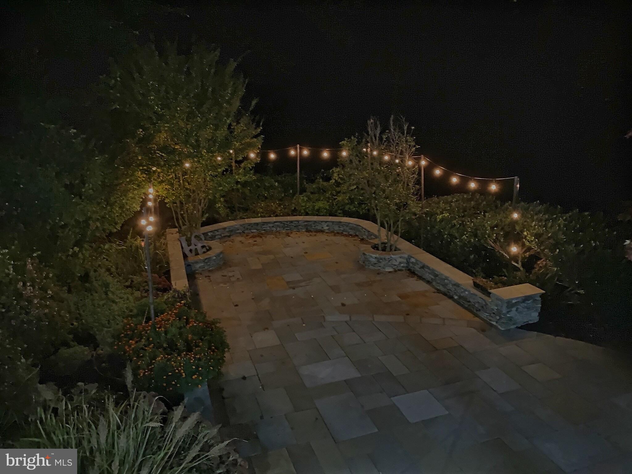 POTOMAC OUTSIDE - Residential