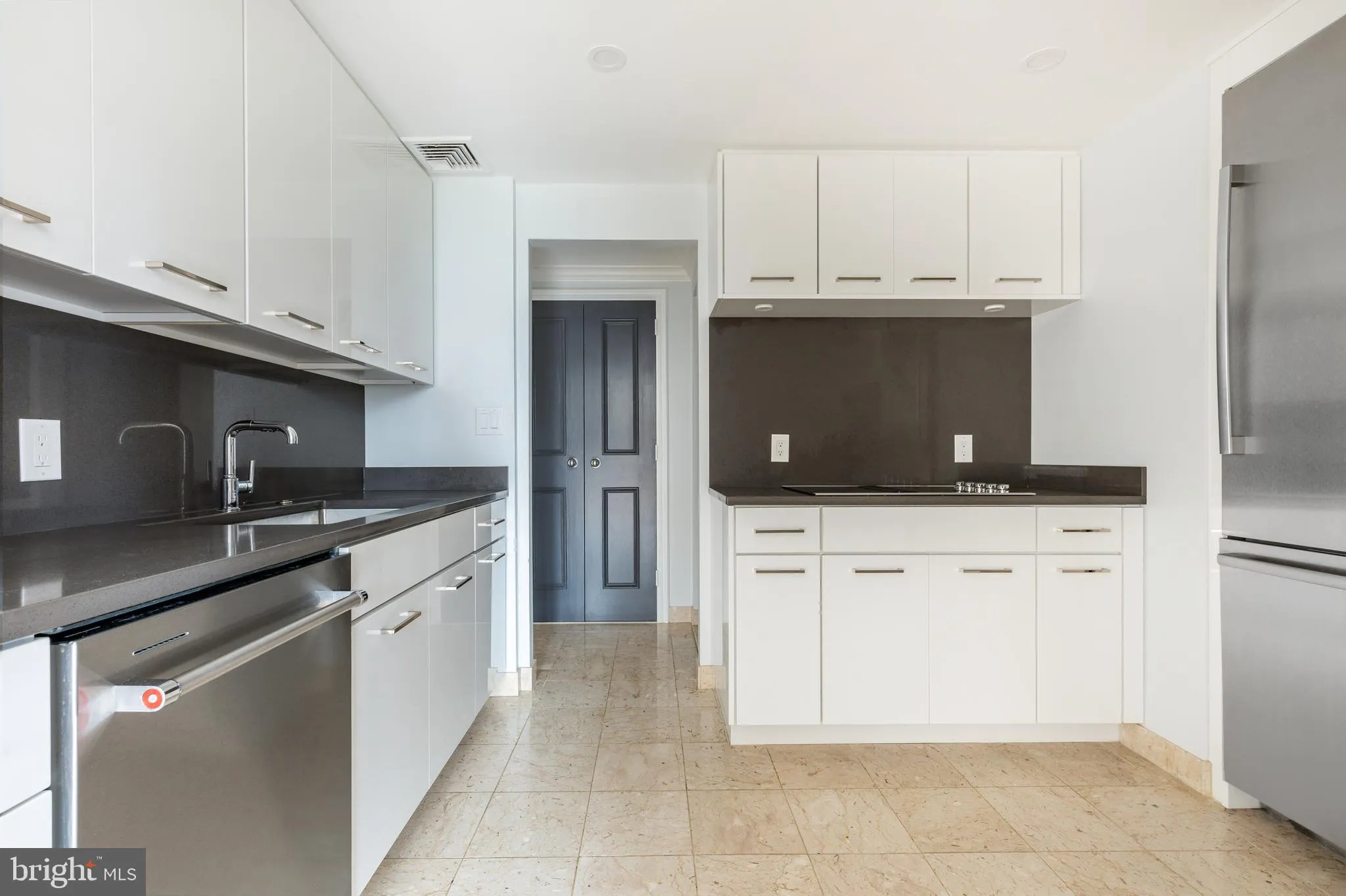 Philadelphia, Pennsylvania 19103, United States, 2 Bedrooms Bedrooms, ,3 BathroomsBathrooms,Residential,Active,174376