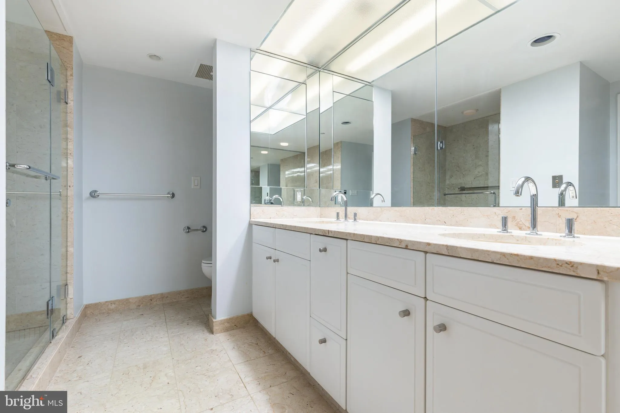 Philadelphia, Pennsylvania 19103, United States, 2 Bedrooms Bedrooms, ,3 BathroomsBathrooms,Residential,Active,174376