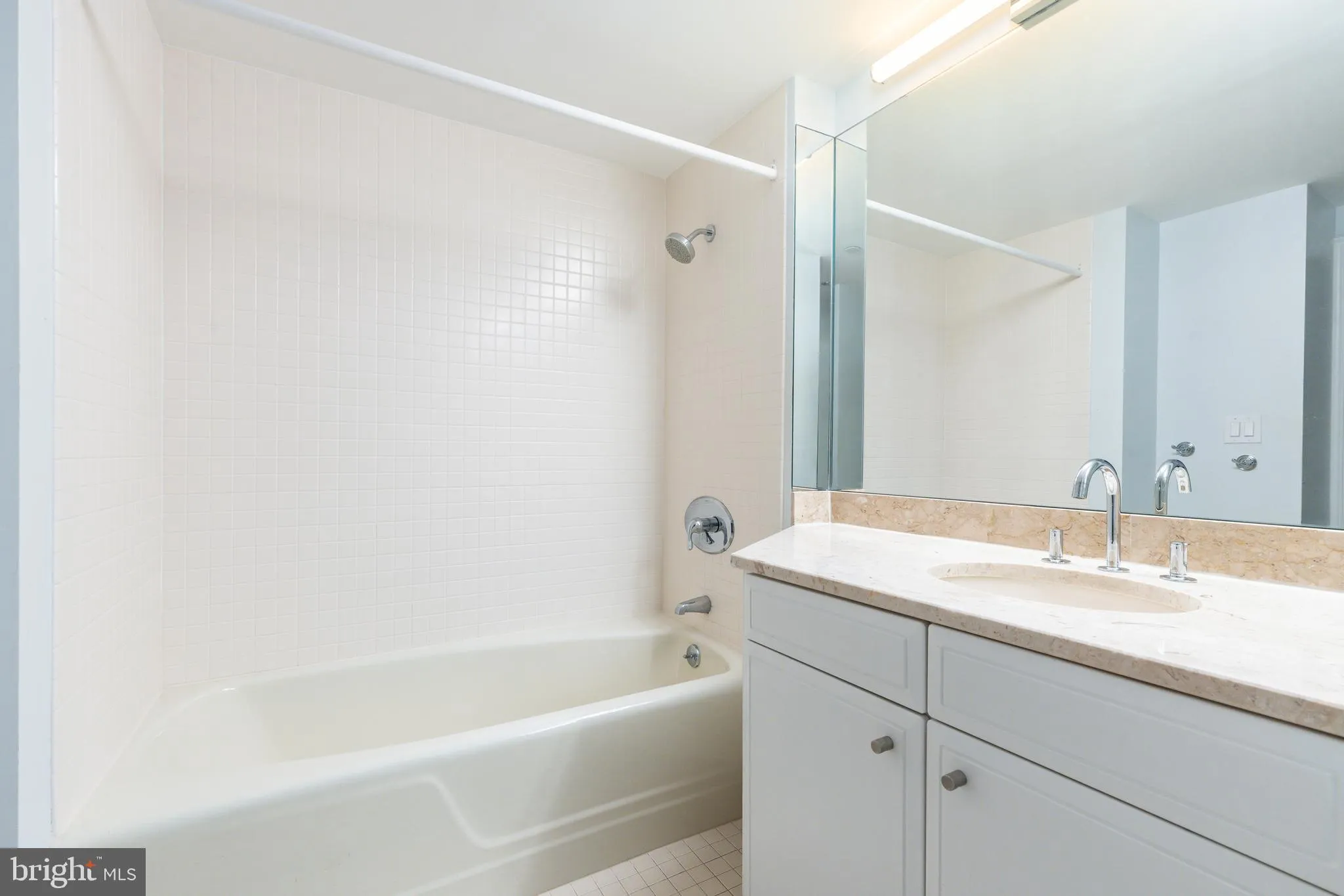 Philadelphia, Pennsylvania 19103, United States, 2 Bedrooms Bedrooms, ,3 BathroomsBathrooms,Residential,Active,174376