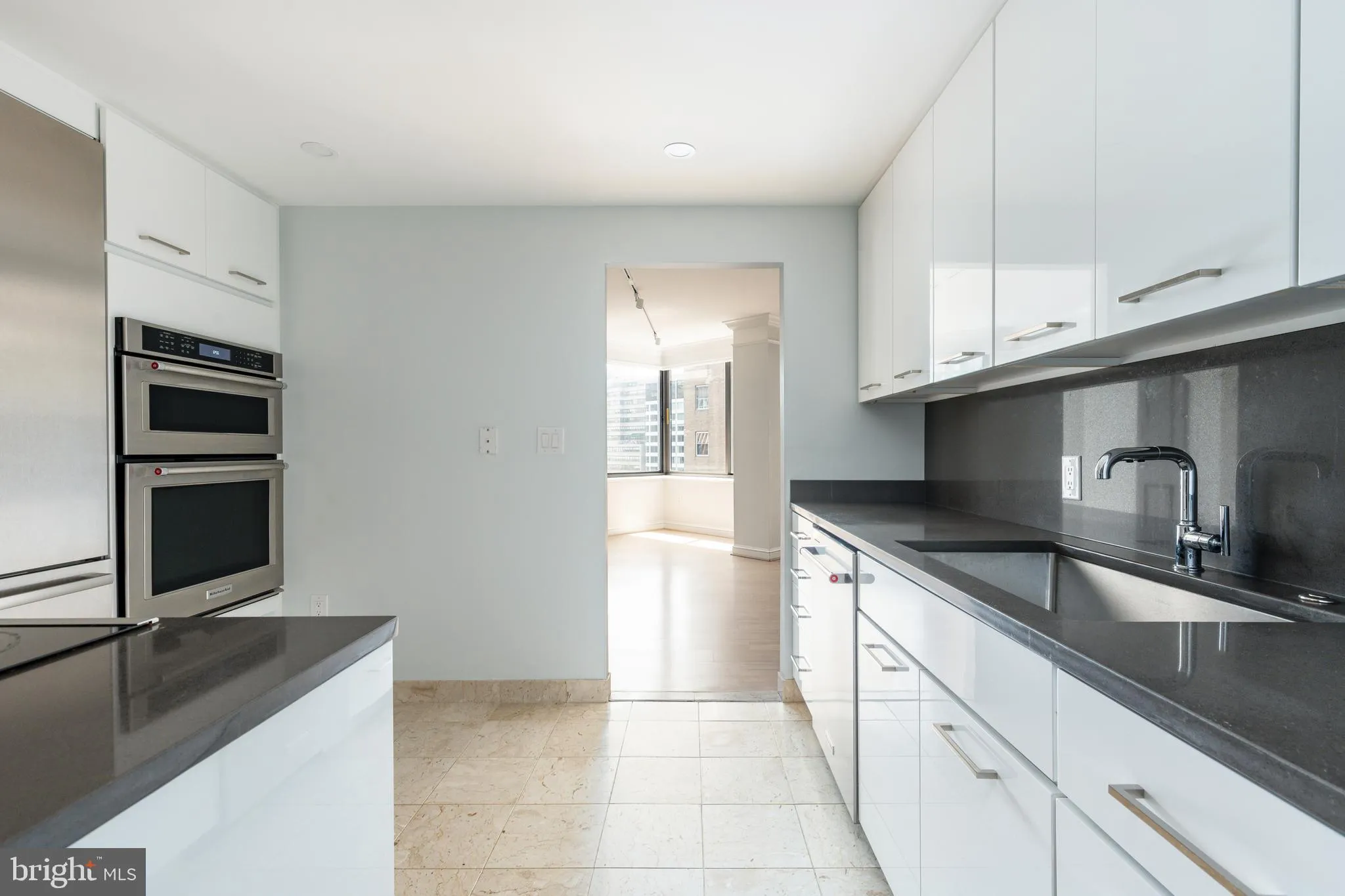 Philadelphia, Pennsylvania 19103, United States, 2 Bedrooms Bedrooms, ,3 BathroomsBathrooms,Residential,Active,174376