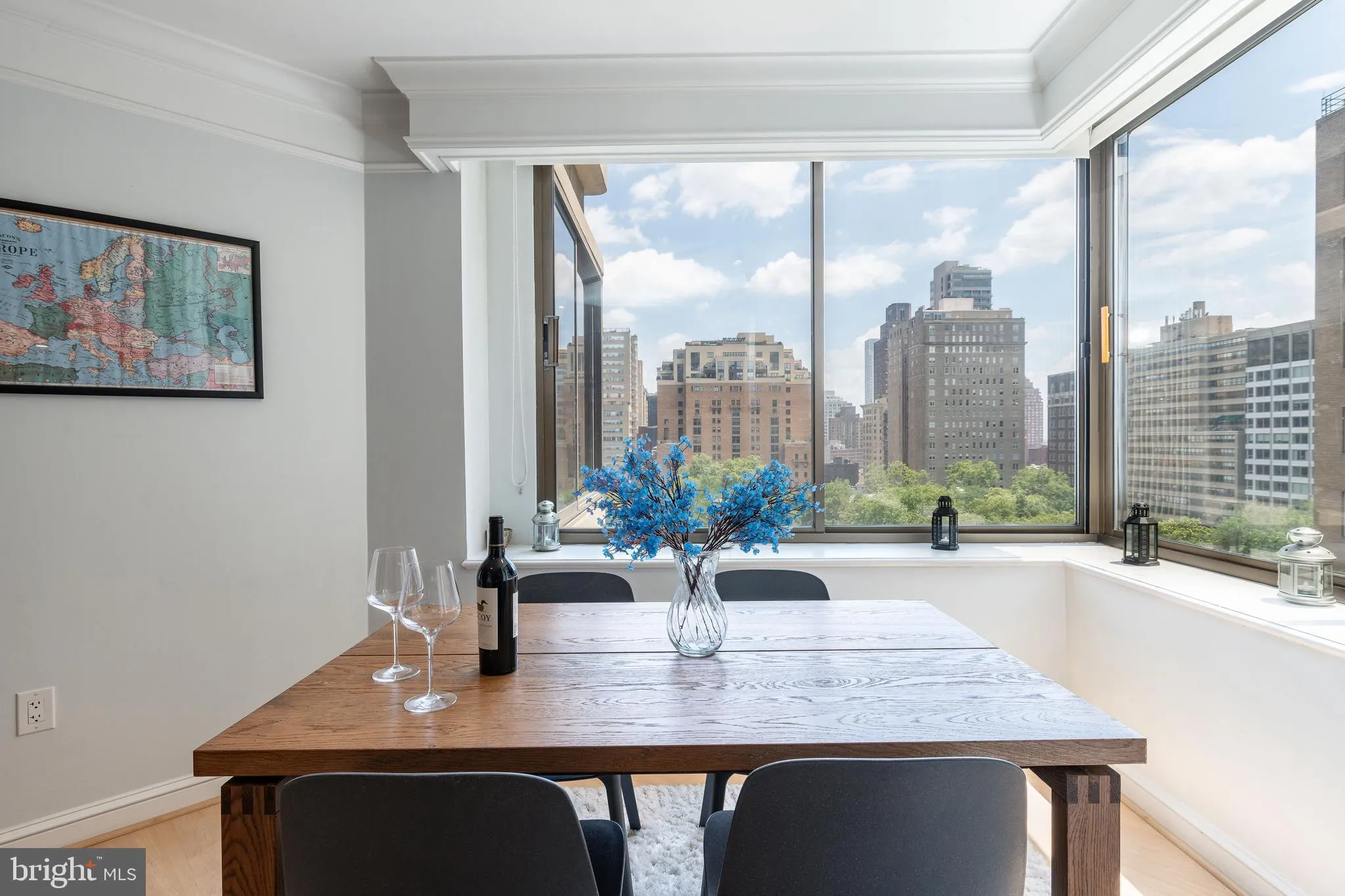 Philadelphia, Pennsylvania 19103, United States, 2 Bedrooms Bedrooms, ,3 BathroomsBathrooms,Residential,Active,174376