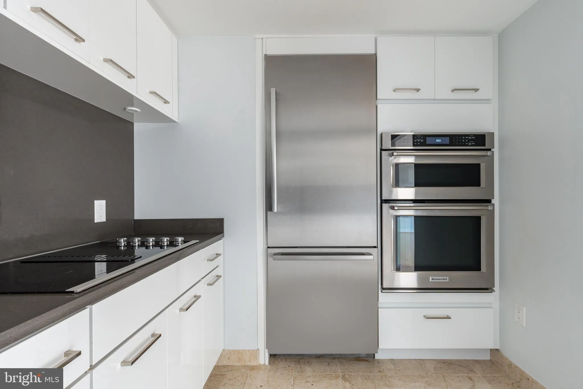 Philadelphia, Pennsylvania 19103, United States, 2 Bedrooms Bedrooms, ,3 BathroomsBathrooms,Residential,Active,174376