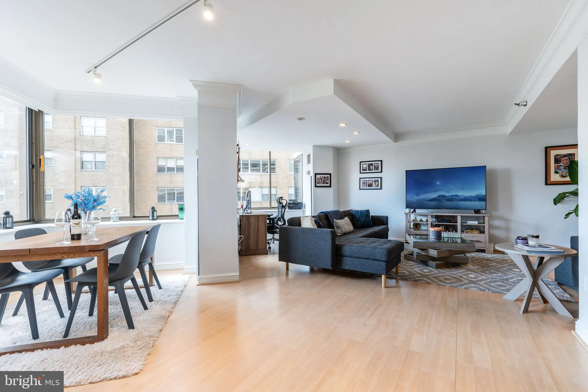 Philadelphia, Pennsylvania 19103, United States, 2 Bedrooms Bedrooms, ,3 BathroomsBathrooms,Residential,Active,174376