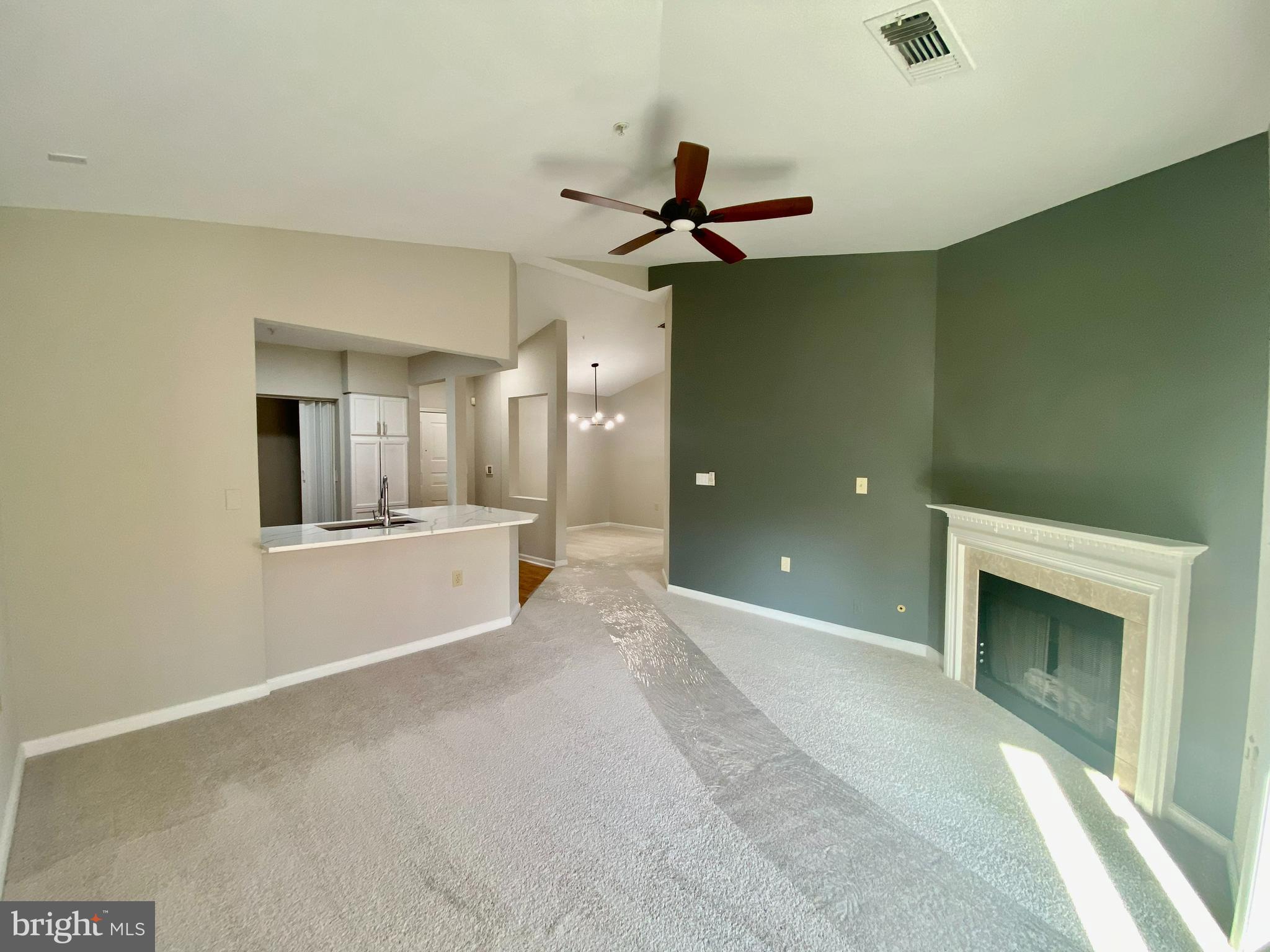 WORLDGATE CONDO - Residential
