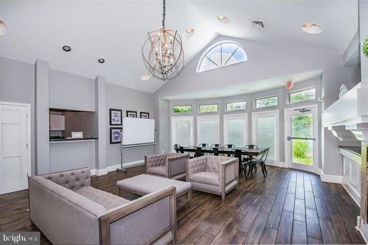 WORLDGATE CONDO - Residential