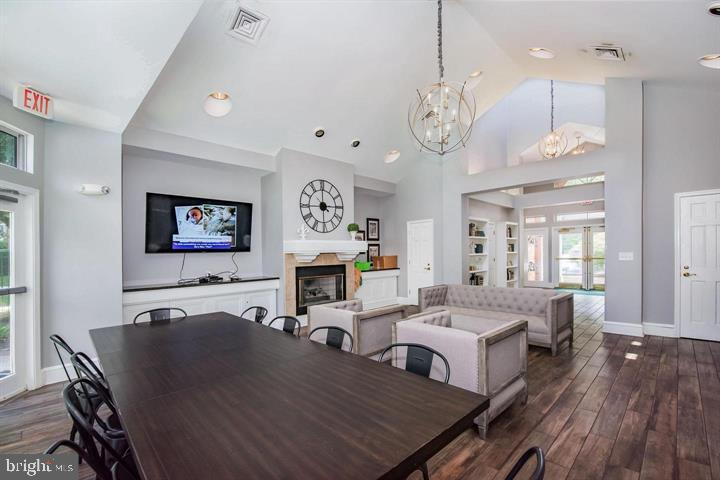 WORLDGATE CONDO - Residential
