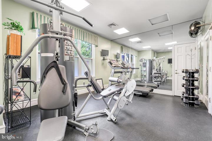 WORLDGATE CONDO - Residential