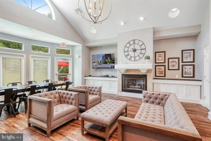 WORLDGATE CONDO - Residential