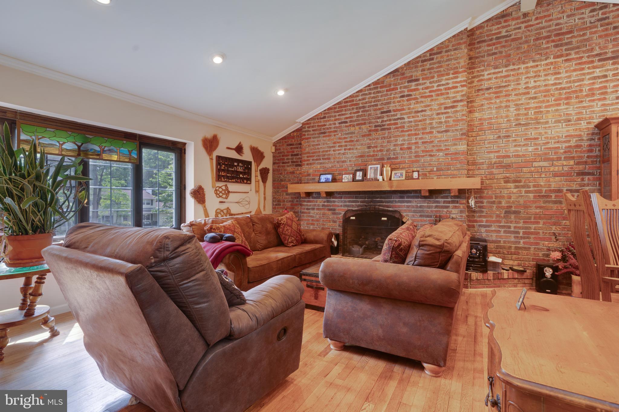 2 KERRY COURT