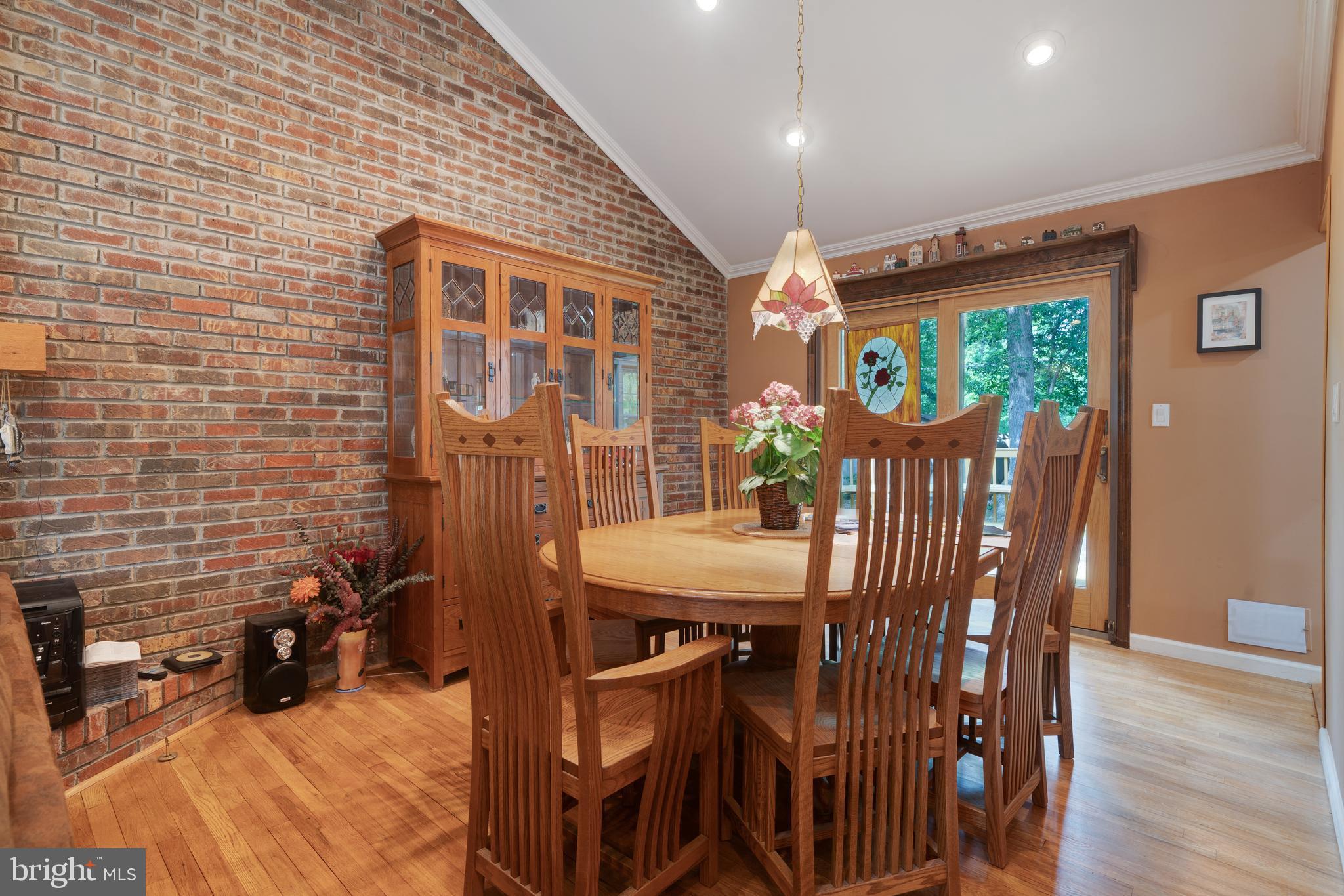 2 KERRY COURT