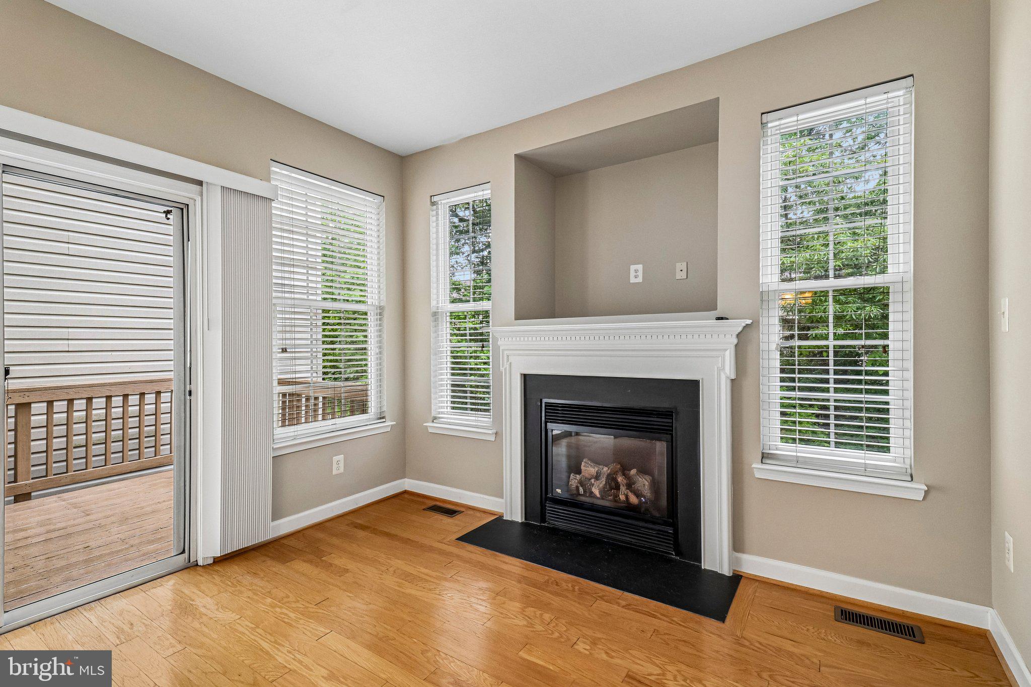RIVER OAKS - Residential