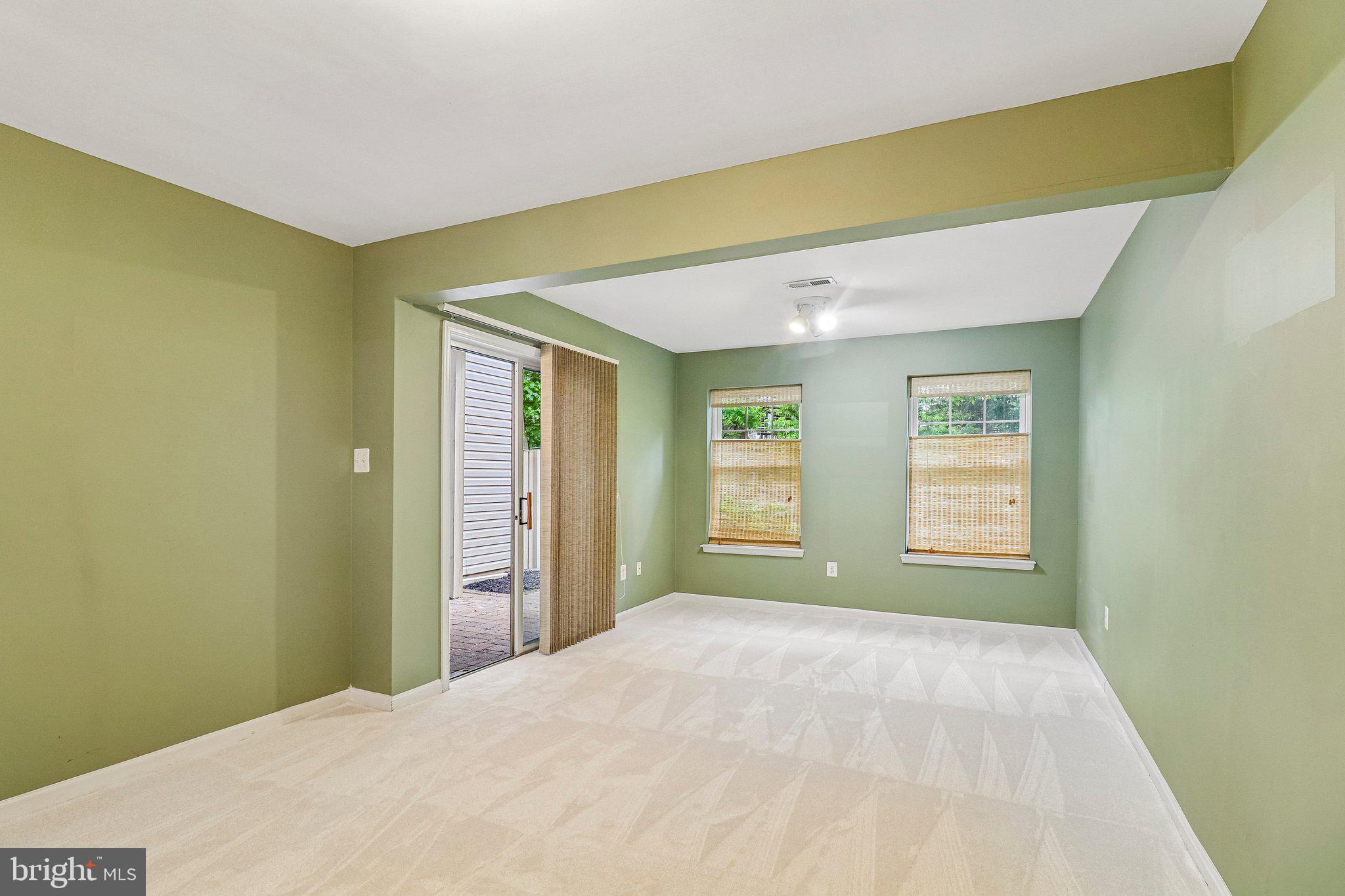 RIVER OAKS - Residential