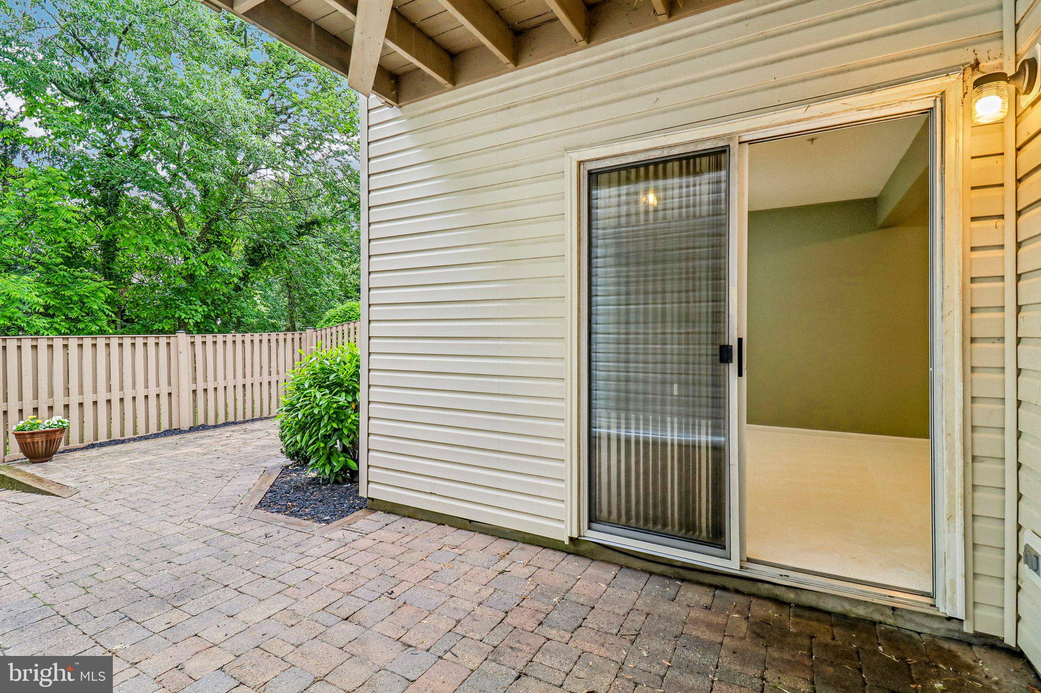 RIVER OAKS - Residential