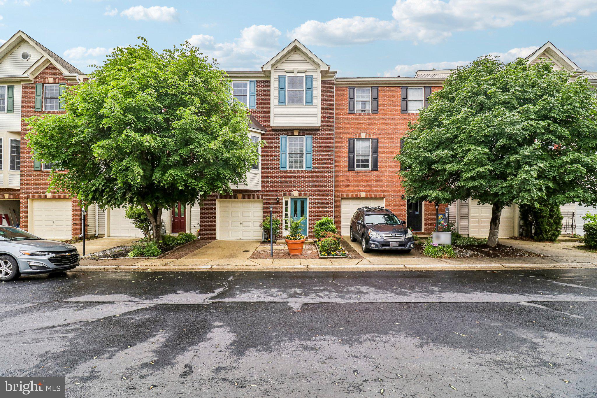 RIVER OAKS - Residential