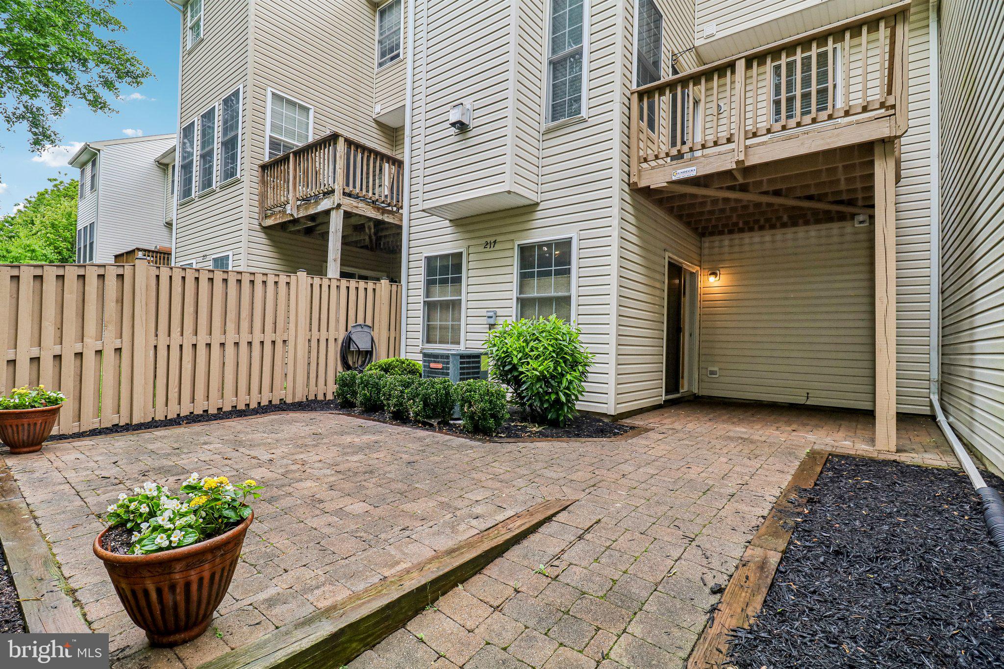 RIVER OAKS - Residential