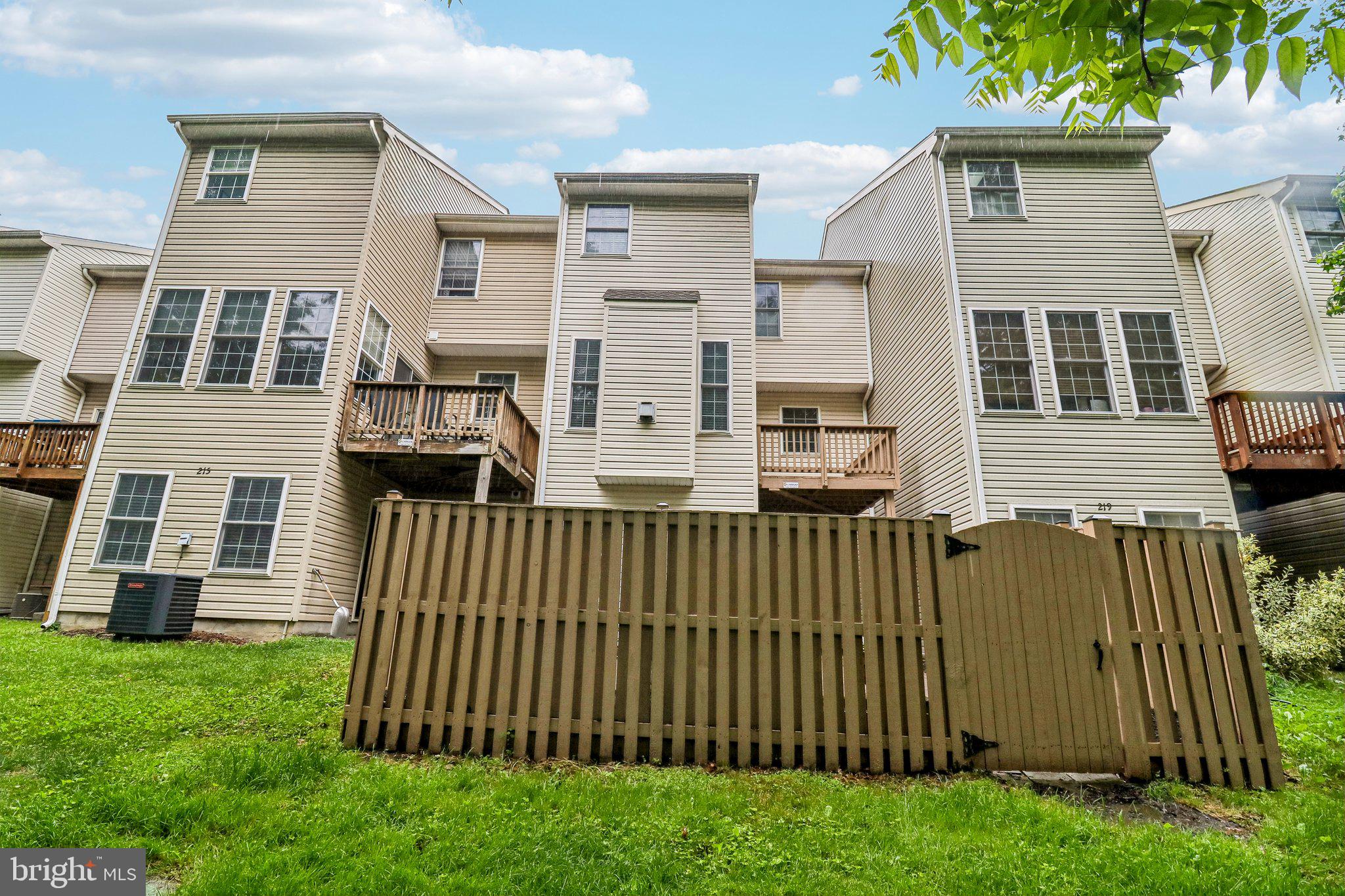 RIVER OAKS - Residential
