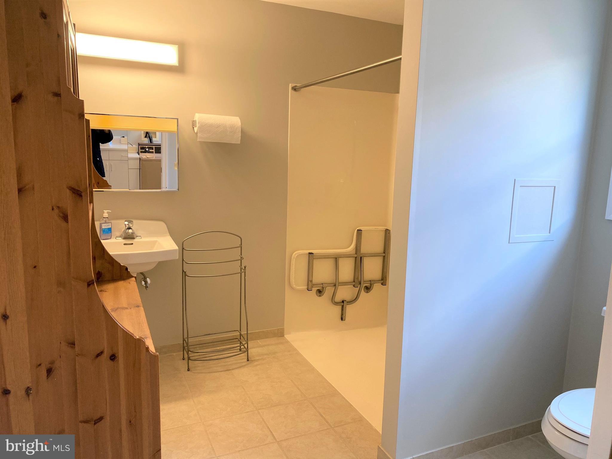 DREXELBROOK - Residential Lease