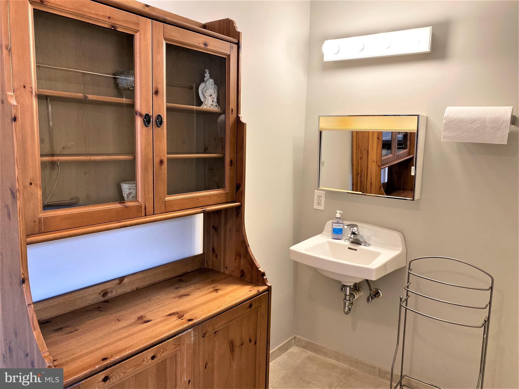 DREXELBROOK - Residential Lease