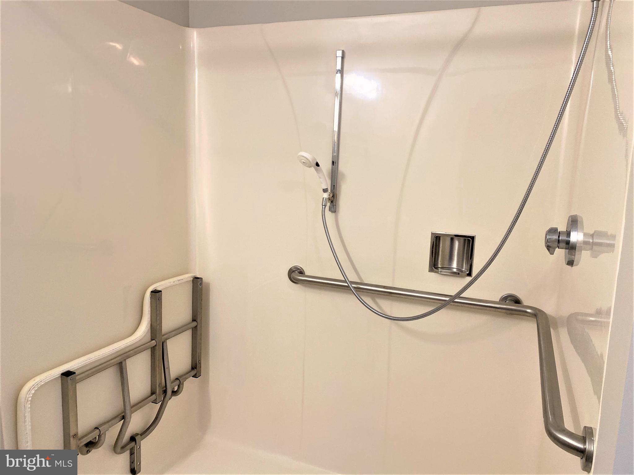 DREXELBROOK - Residential Lease